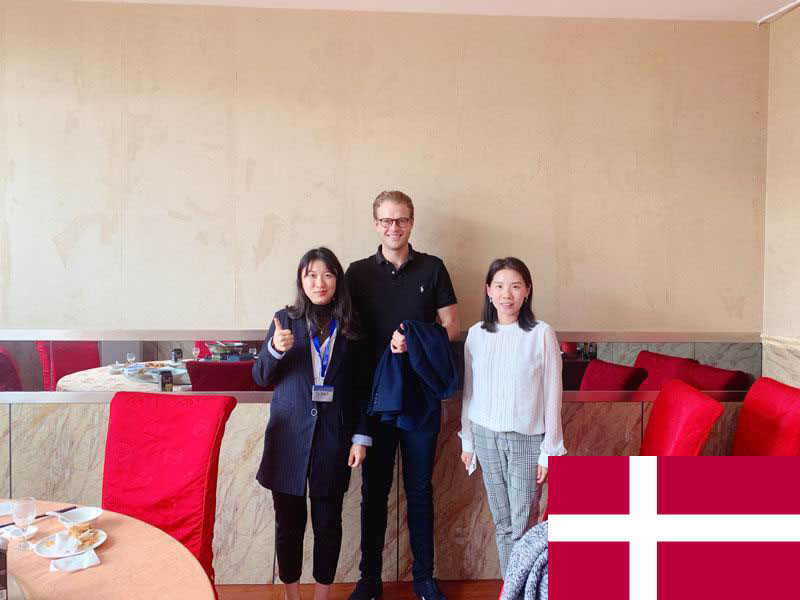 Danish customers come to Huashun to discuss becoming a distributor